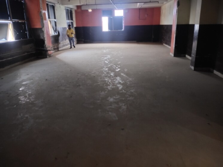  Parking, boring road Commercial Office Space 2000 Sq.Ft. In Boring Road Patna 9052355