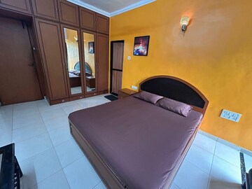 Furnished Amenities in 3 BHK Apartment at Versova – for Rent
