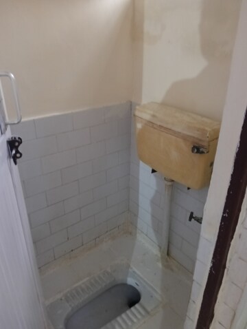 Bathroom in 1 BHK Apartment at Sai Apartments Noida, Sector 71 – for Rent