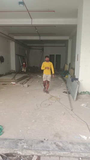 Parking in  Showroom at Bharat Auravistas, Andheri West – for Sale