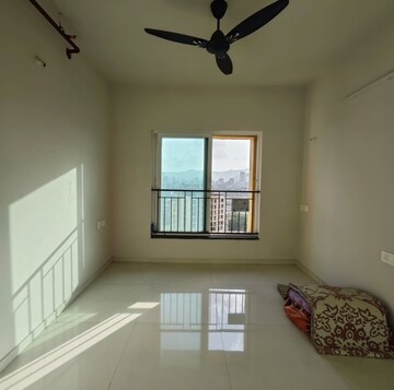 Room in 2 BHK Apartment at Rustomjee Urbania Azziano, Thane West – for Rent