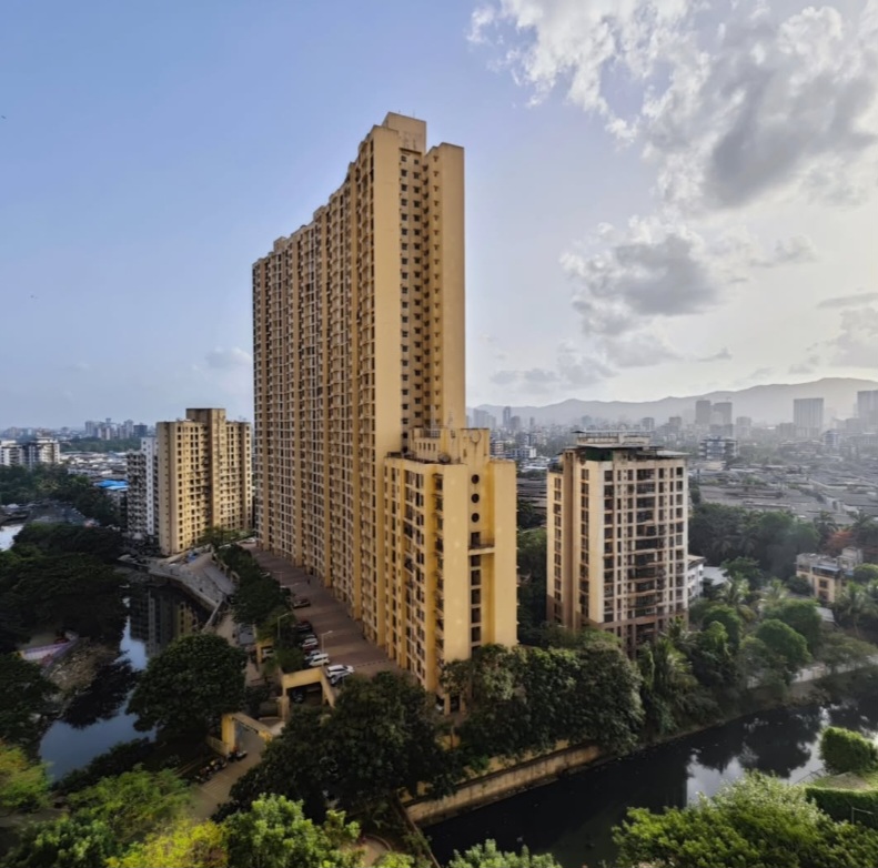 2 BHK Apartment For Rent in Rustomjee Urbania Azziano