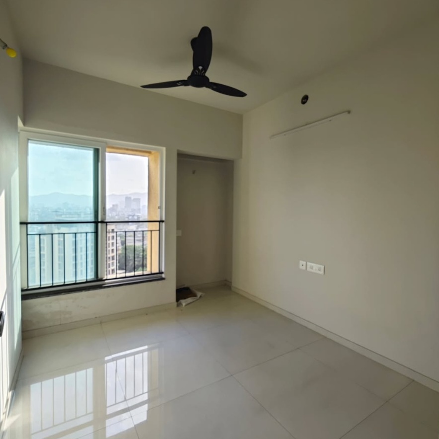 2 BHK Apartment For Sale in Rustomjee Urbania Azziano