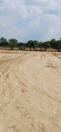 Plot For Sale in Dheeraj Nagar