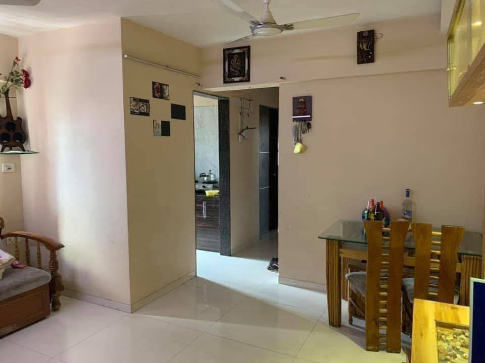 3 BHK + Servant Room Apartment For Rent in Versova Heights
