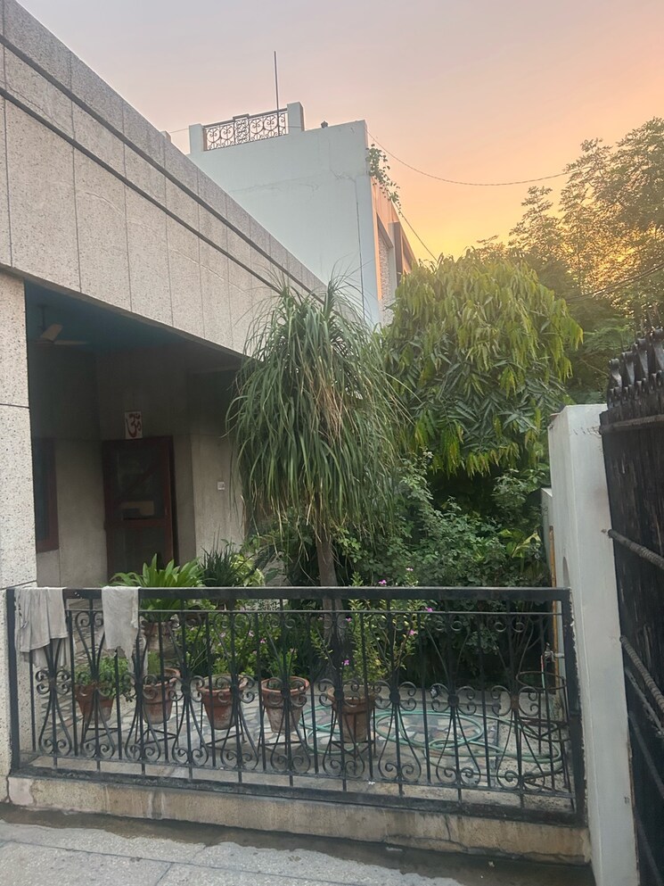Exterior View, kavi nagar block h 4 Bedroom 4500 Sq.Ft. Independent House In Kavi Nagar Block H Ghaziabad 9050596