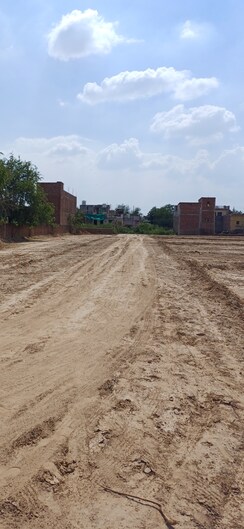 Plot For Sale in Dheeraj Nagar