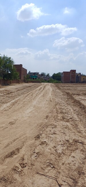  Plot For Sale in Dheeraj Nagar