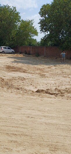 Plot For Sale in Dheeraj Nagar