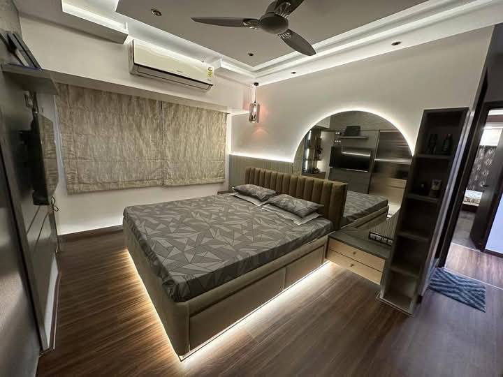 3 BHK + Servant Room 1100 Sq.Ft. Apartment in Lokhandwala Complex