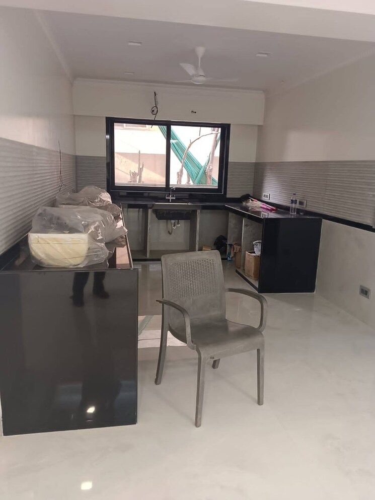 Team Area, lokhandwala-complex 3 Bedroom 1400 Sq.Ft. Apartment In Andheri West Mumbai 9052422