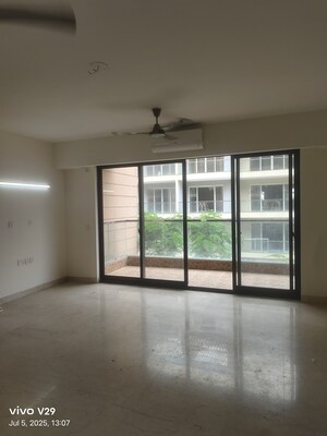 Room in 2.5 BHK Apartment at Orchid Island, Sector 51 – for Sale