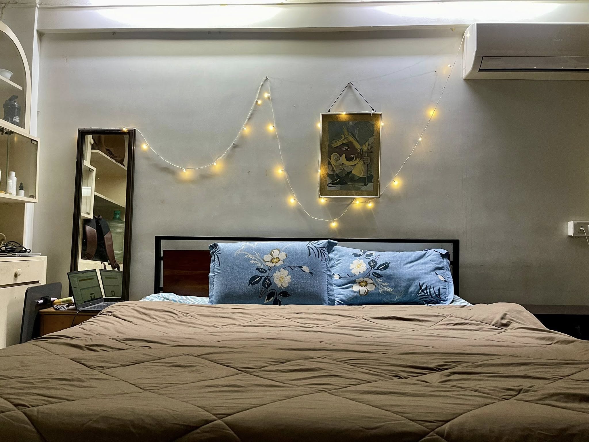 3 BHK + Servant Room Apartment For Rent in Karan CHS Versova