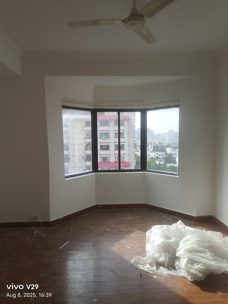 Room, unitech-palms 3 Bedroom 1634 Sq.Ft. Apartment In South City 1 Gurgaon 9052435