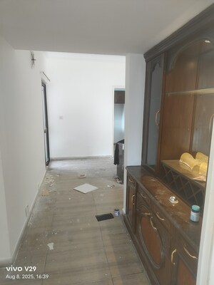 Room in 3 BHK Apartment at The Castle CHS, Sector 56 – for Sale