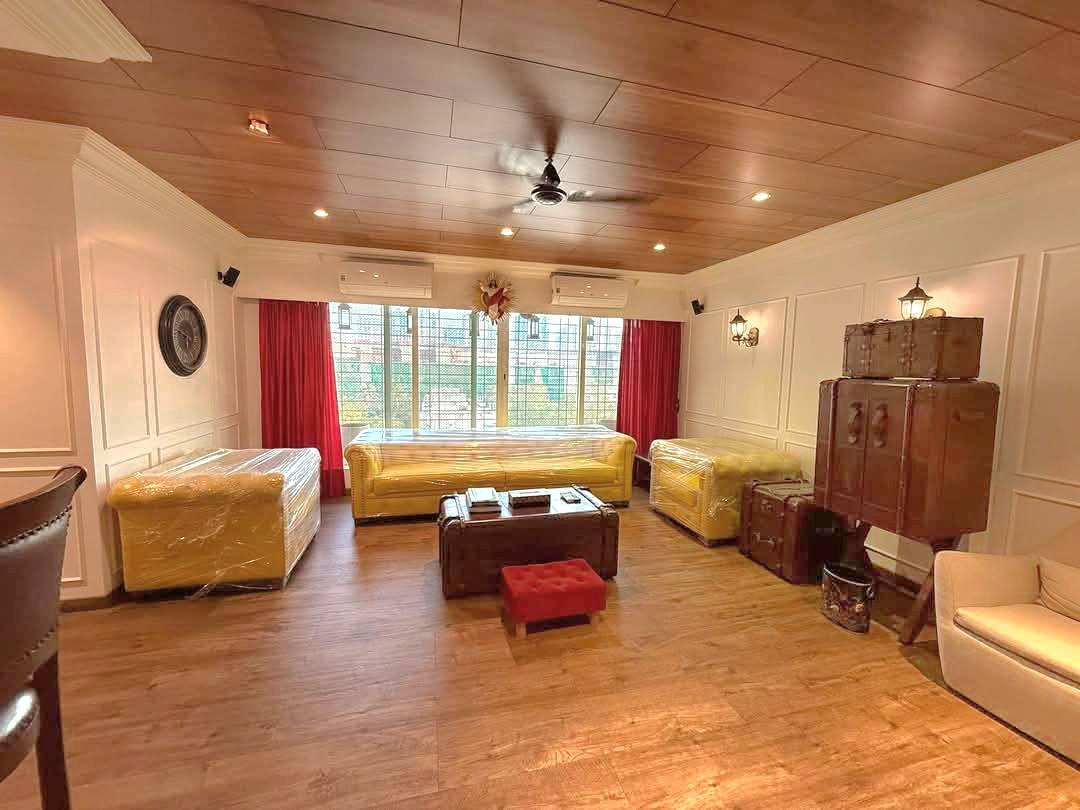 3 BHK + Servant Room 1300 Sq.Ft. Apartment in Lokhandwala Complex