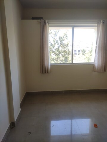 Room in 1 BHK Apartment at Gulmohar Symphony, Kharadi – for Rent