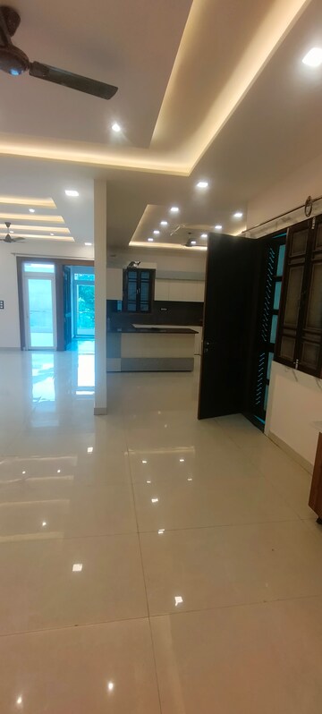 Living Room in 6+ BHK Independent House at Gomti Nagar – for Rent