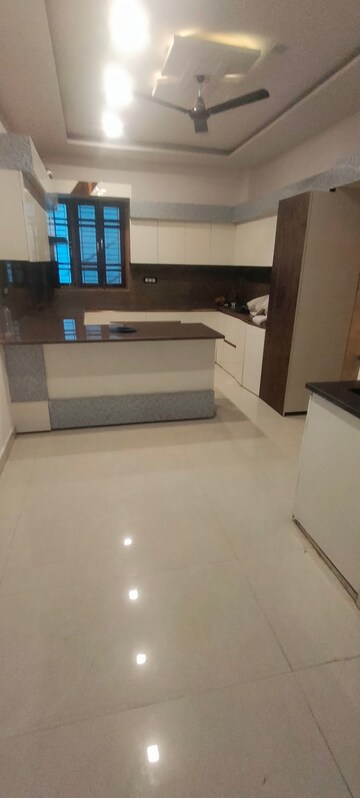 Kitchen in 6+ BHK Independent House at Gomti Nagar – for Rent