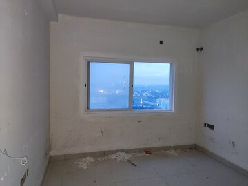 Room in 3 BHK Apartment at Aston Park At The Prestige City, Sarjapur – for Sale