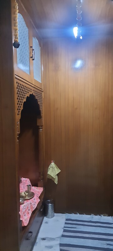 Furnished Amenities in 3.5 BHK Independent House at Sector 9 – for Rent