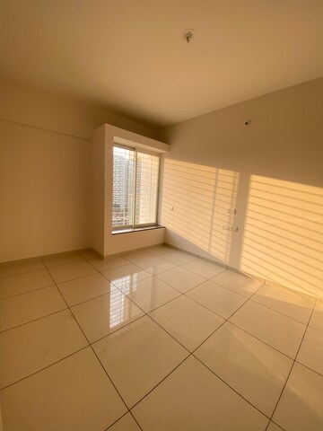 Room in 2 BHK Apartment at VJ YashOne Infinitee, Tathawade – for Rent
