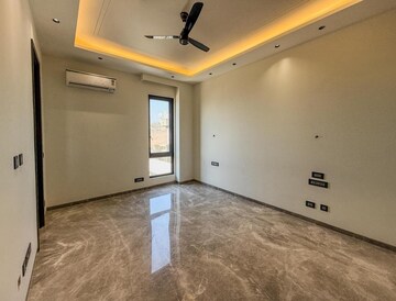 Room in 4 BHK Apartment at Greater Kailash Part 3 – for Rent