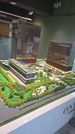  Shop For Sale in Splendor Onyx Blue, Sector 142