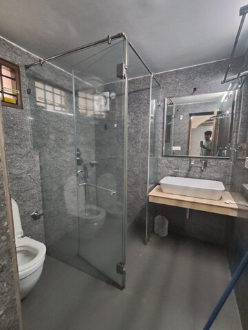 Attached Bathroom in 3 BHK Apartment at South Extension ii – for Rent