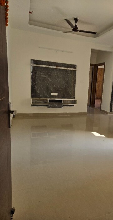 2 BHK Apartment For Rent in Ratan Pearls, Sector 16 Greater Noida