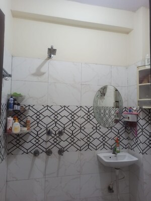 Bathroom in 2.5 BHK Builder Floor at Mayur Vihar Phase 1 – for Sale