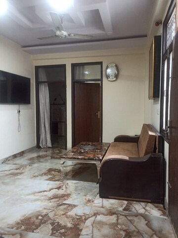 Living Room in 2.5 BHK Builder Floor at Mayur Vihar Phase 1 – for Sale