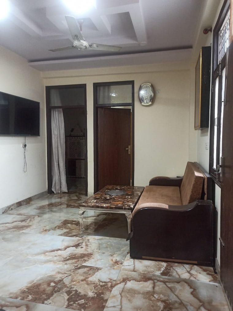 Living Room, mayur vihar phase 1 2.5 Bedroom 950 Sq.Ft. Builder Floor In Mayur Vihar Phase 1 Delhi 9052509