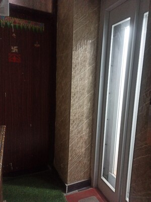 Building Lobby in 2.5 BHK Builder Floor at Mayur Vihar Phase 1 – for Sale