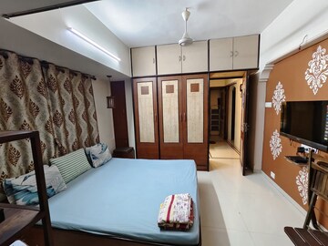 Bedroom in 1.5 BHK Apartment at Gada Estate, Matunga East – for Rent