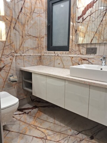 Attached Bathroom in 3 BHK Apartment at Sarvapriya Vihar – for Rent