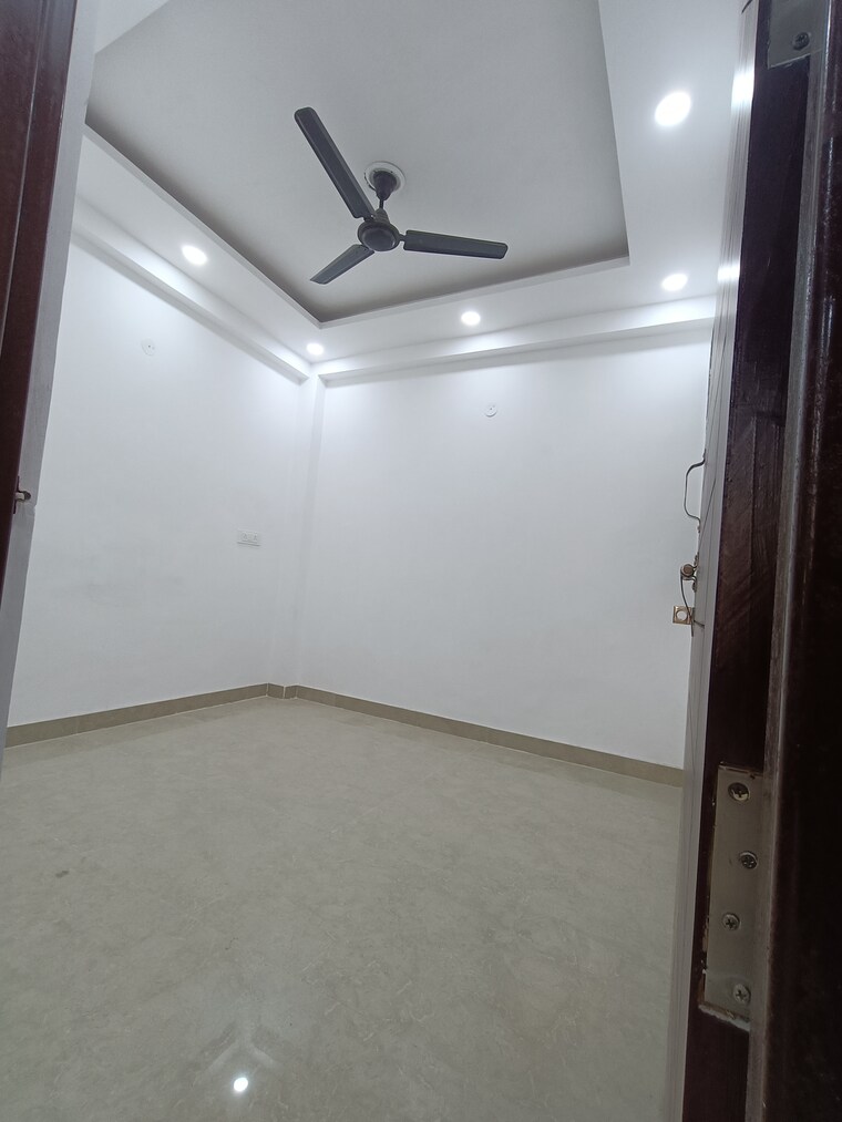 Room, mayur vihar phase 1 2.5 Bedroom 1100 Sq.Ft. Builder Floor In Mayur Vihar Phase 1 Delhi 9052554
