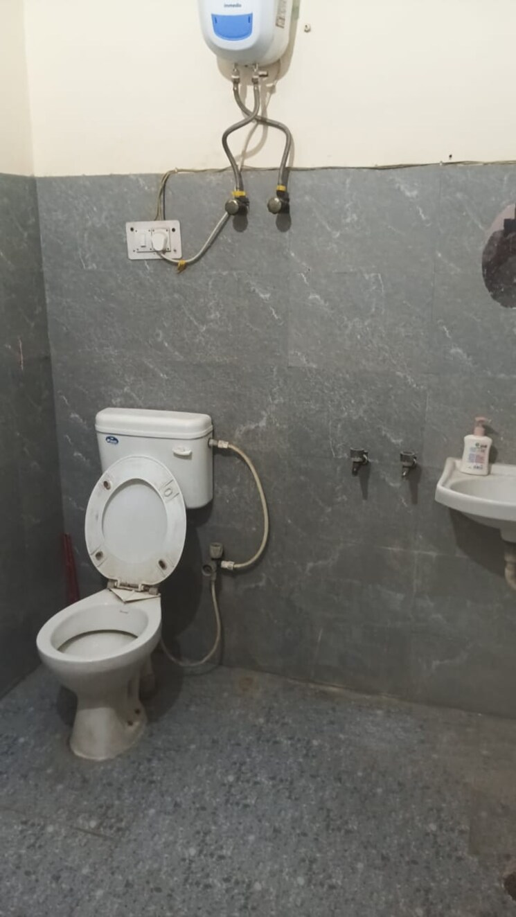 Bathroom, rwa-apartments-sector-41 1 RK 450 Sq.Ft. Independent House In Sector 41 Noida 9052653