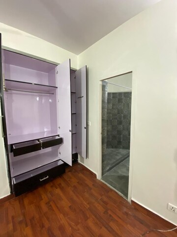 Room in 1 RK Independent House at RWA Apartments Sector 41, Sector 41 – for Rent
