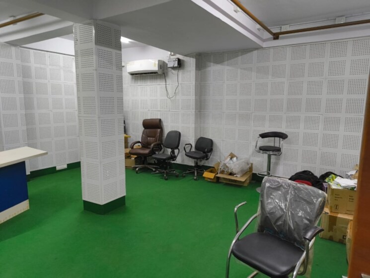 Team Area, boring road Commercial Office Space 1900 Sq.Ft. In Boring Road Patna 9052656