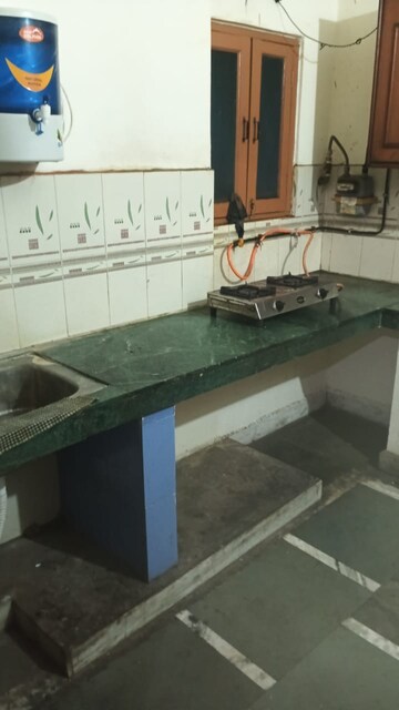 Kitchen in 1 RK Independent House at RWA Apartments Sector 40, Sector 40 – for Rent