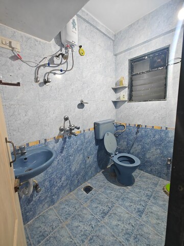 Team Area in 3 BHK Apartment at Neelkanth Residency, Seawoods – for Rent