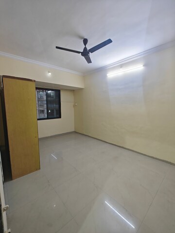 Room in 3 BHK Apartment at Neelkanth Residency, Seawoods – for Rent