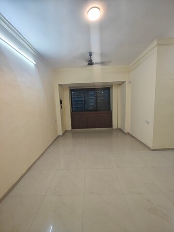 Room in 3 BHK Apartment at Neelkanth Residency, Seawoods – for Rent