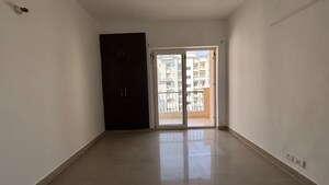 Room in 5 BHK Villa at Amrapali Dream Valley, Tech Zone 4 Greater Noida – for Sale