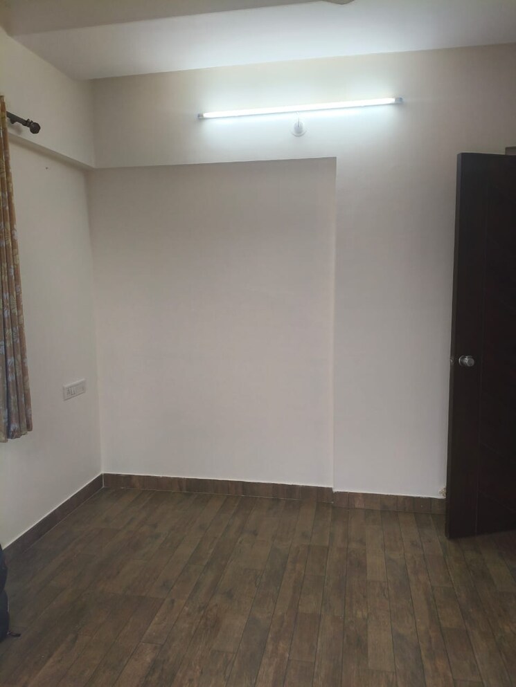 Room, greenland-society 2 Bedroom 800 Sq.Ft. Apartment In Pimple Saudagar Pune 9052697