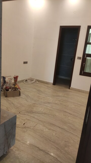 Furnished Amenities in 4 BHK Builder Floor at Virat Nagar – for Sale