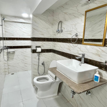 Bathroom in 1 BHK Builder Floor at Malviya Nagar – for Rent