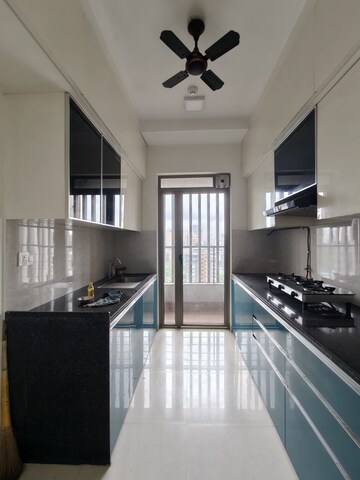 Kitchen in 2 BHK Apartment at Kalpataru Paramount A, Kapur Bawdi – for Rent