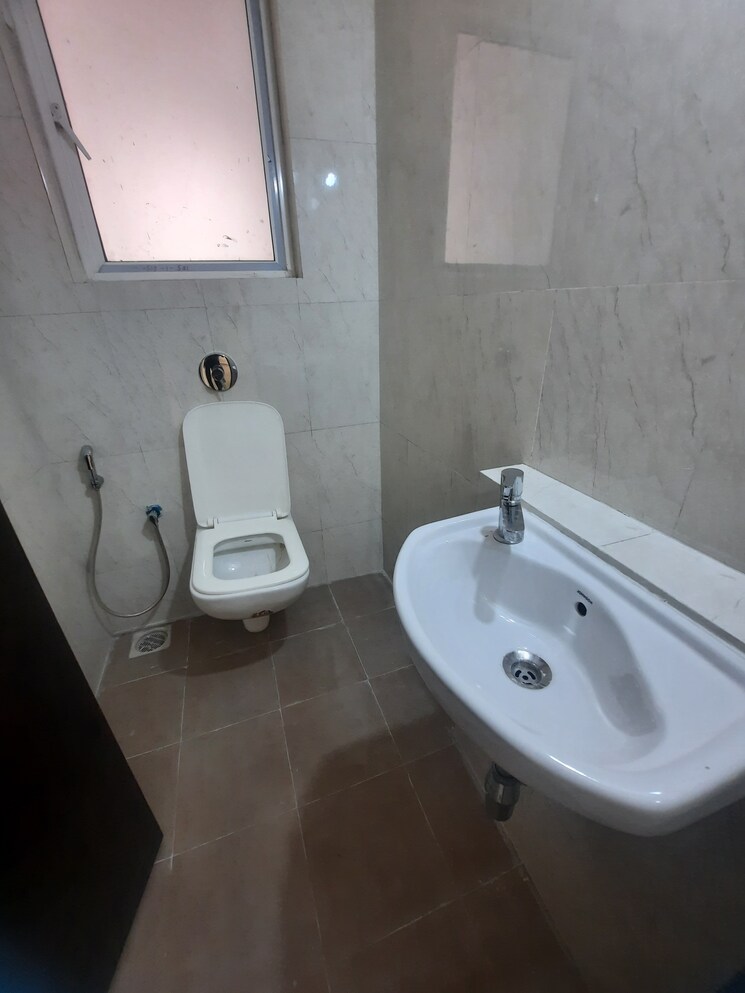 Bathroom, puranik-hometown-phase-ii 1 Bedroom 586 Sq.Ft. Apartment In Ghodbunder Road Thane 9052753